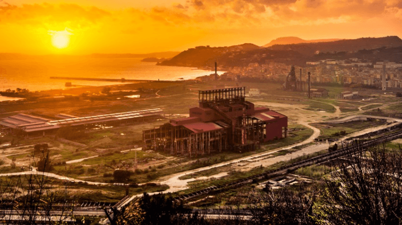 L'area di Bagnoli al tramonto