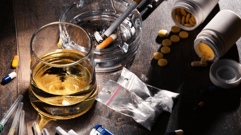 Tutte le nostre dipendenze: alcol, sigarette, farmaci, droghe e molto di più