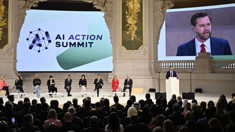 L'AI Action Summit di Parigi, durante l'intervento di J.D. Vance