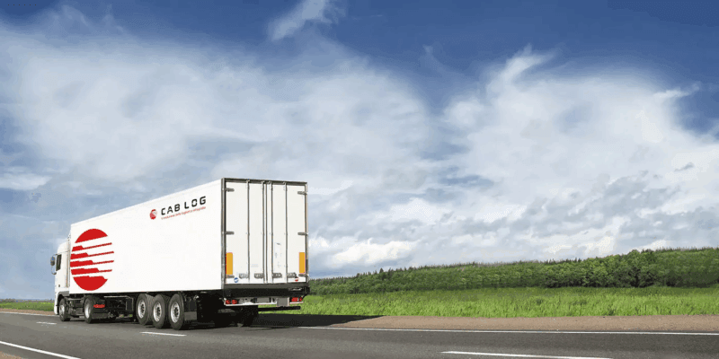 Academy per camionisti: un mezzo guidato da un autista di Cab Log su strada