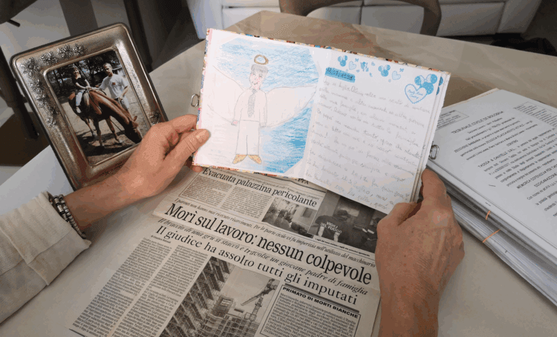 Morte sul lavoro: le mani di una moglie che ha perso il marito in un incidente lavorativo